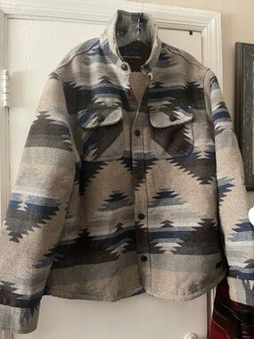 Zachs Aztec Patterned Shacket Men’s XL gray